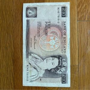 Vintage Retired British Ten Pound Note